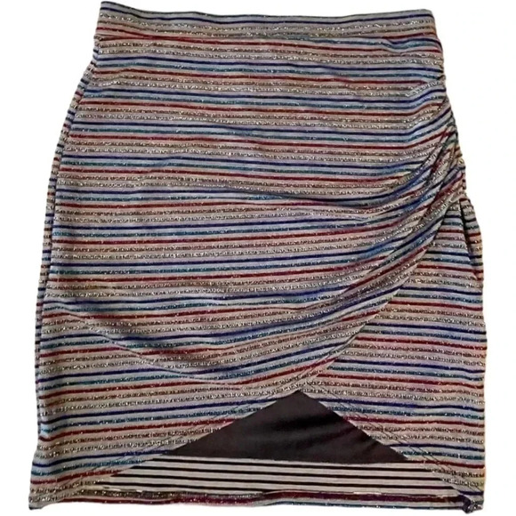 STYLE Rack 2 piece metallic skirt set. - Picture 8 of 13